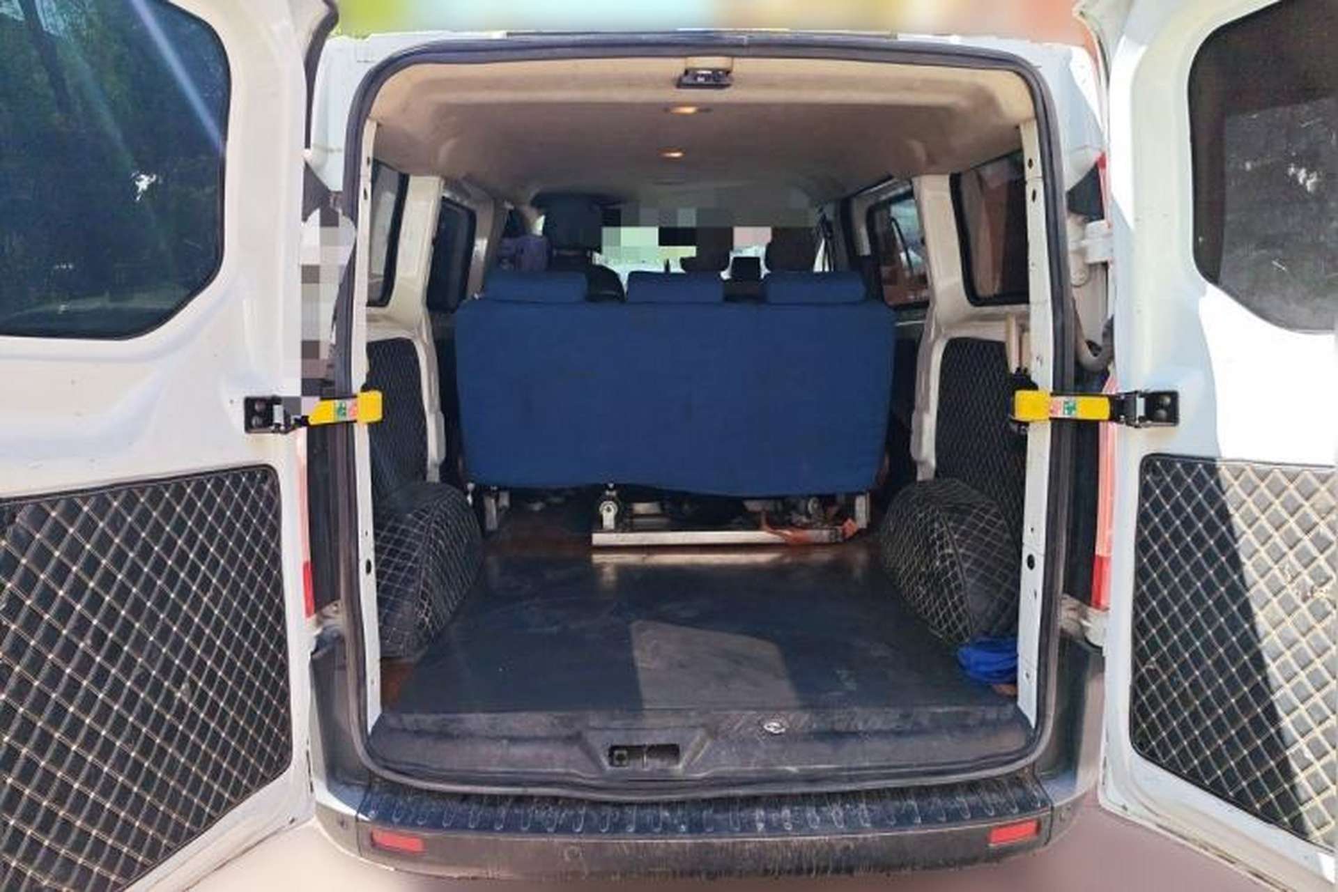 Used Ford Transit 2019 2.0T Diesel Multi-Purpose Commercial Vehicle Short Wheelbase Low Roof 6-Seater China VI Standard Trunk