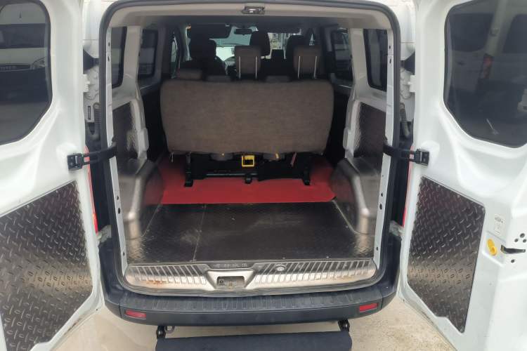 Used Ford Transit 2019 2.0T Diesel Multi-Purpose Commercial Vehicle Short Wheelbase Low Roof 6-Seater China VI Standard Trunk
