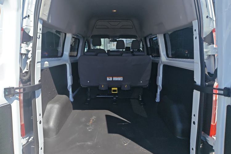Used Ford Transit 2019 2.0T Diesel Multi-Purpose Commercial Vehicle Mid-Drive Mid-Roof 6-Seater China VI Standard Trunk