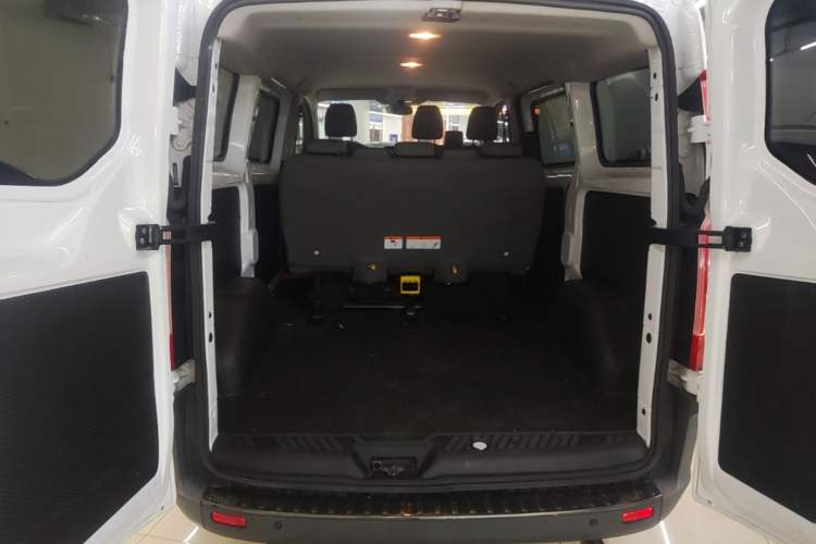Used Ford Transit 2019 2.0T Gasoline Automatic Multi-Function Commercial Vehicle Short Wheelbase Low Roof 6-Seater China VI Standard Trunk