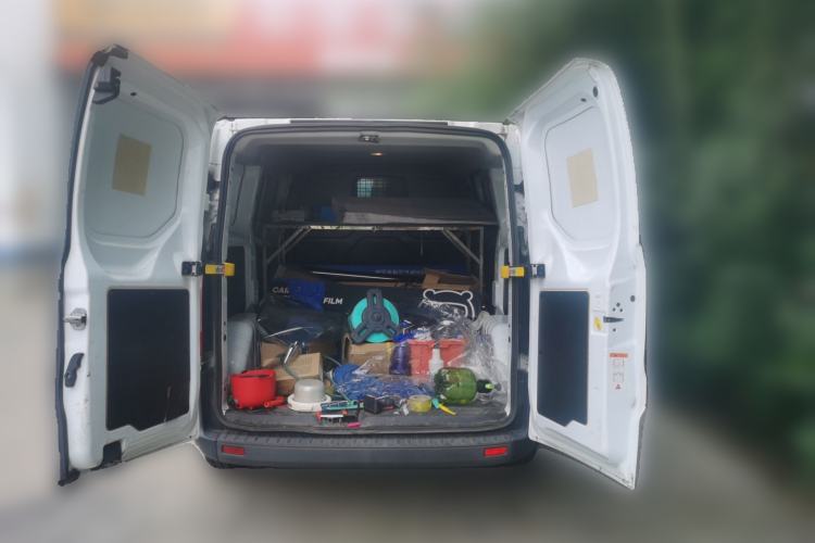 Used Ford Transit 2019 2.0T Diesel Van Short Wheelbase Low Roof 3-Seater China VI Standard Trunk
