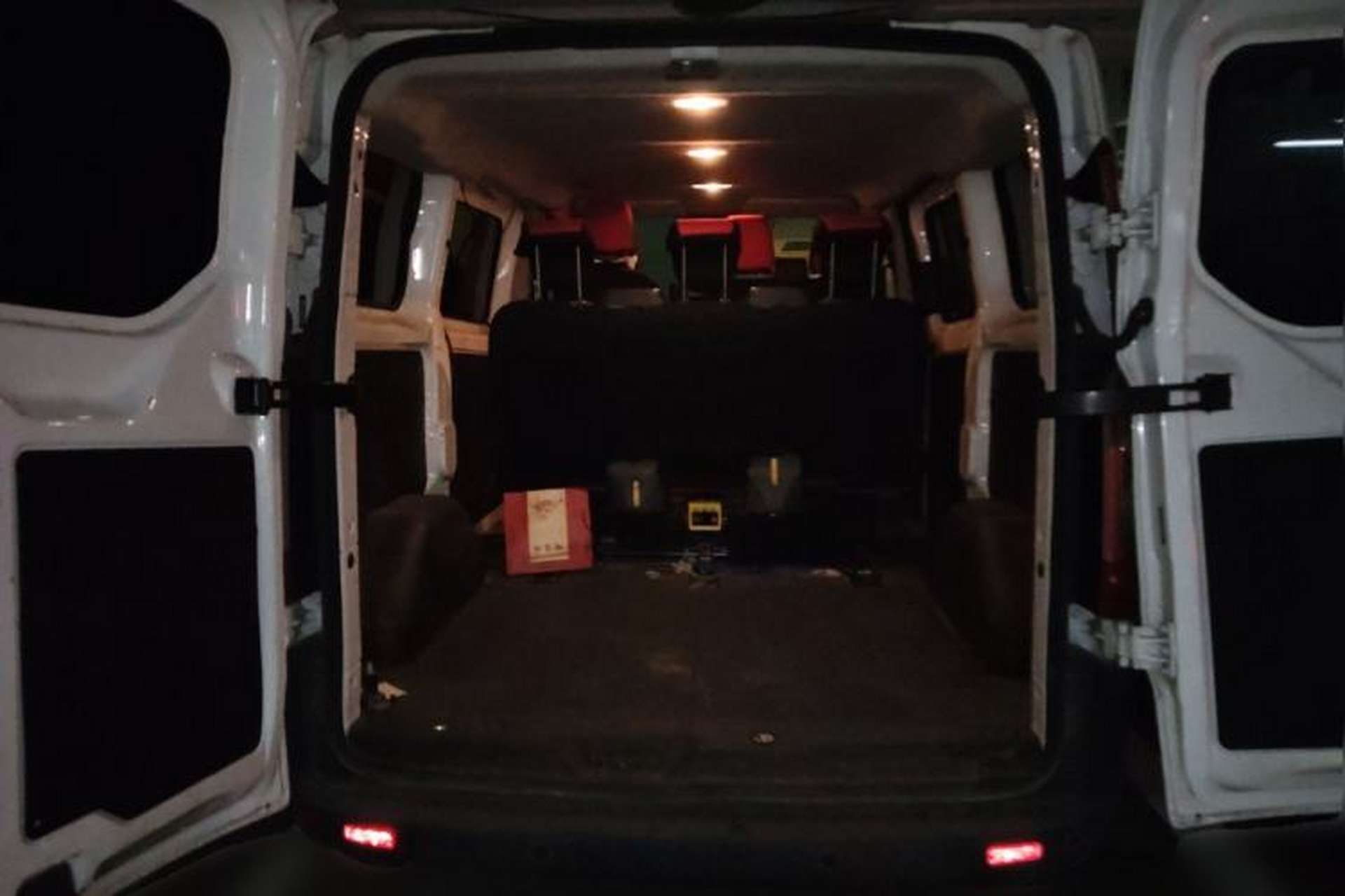 Used Ford Transit 2019 2.0T Diesel Multi-Purpose Commercial Vehicle Short Wheelbase Low Roof 6-Seater China VI Standard Trunk
