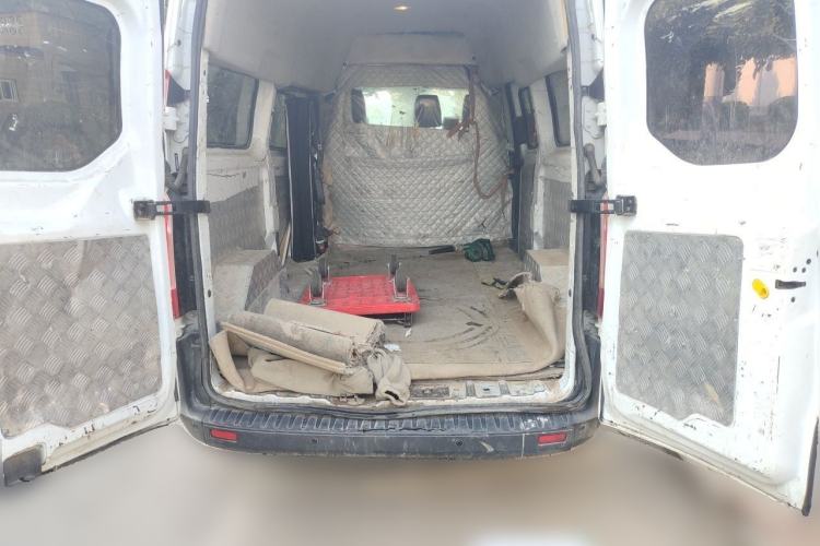 Used Ford Transit 2019 2.0T Gasoline Multi-Purpose Commercial Vehicle Mid-Drive Mid-Roof 6-Seater China VI Standard Trunk