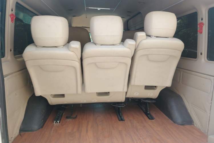 Used Ford Transit 2019 2.0T Diesel Commercial & Travel Mid-axle Mid-roof 9-Seater China VI Trunk