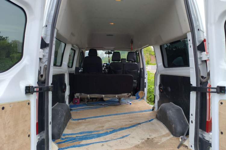 Used Ford Transit 2019 2.0T Diesel Multi-Purpose Commercial Vehicle Mid-Drive Mid-Roof 6-Seater China VI Standard Trunk
