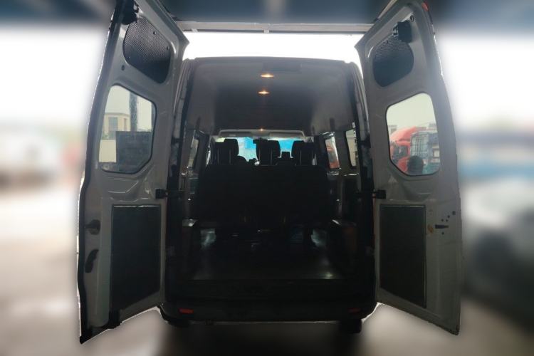 Used Ford Transit 2019 2.0T Diesel Multi-Purpose Commercial Vehicle Short Wheelbase Mid-Roof Design 6-Seater China VI Standard Trunk