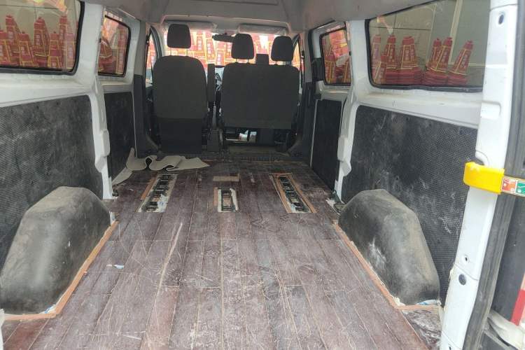 Used Ford Transit 2019 2.0T Diesel Multi-Purpose Commercial Vehicle Mid-Drive Mid-Roof 6-Seater China VI Standard Trunk