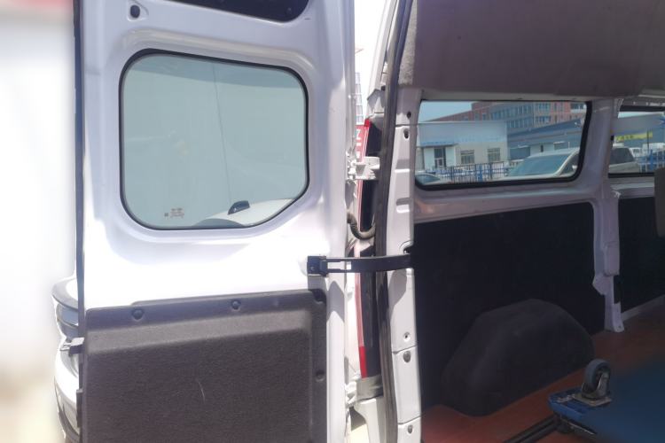 Used Ford Transit 2019 2.0T Gasoline Automatic Multi-Function Commercial Vehicle Mid-Roof 6-Seater China VI Standard Trunk