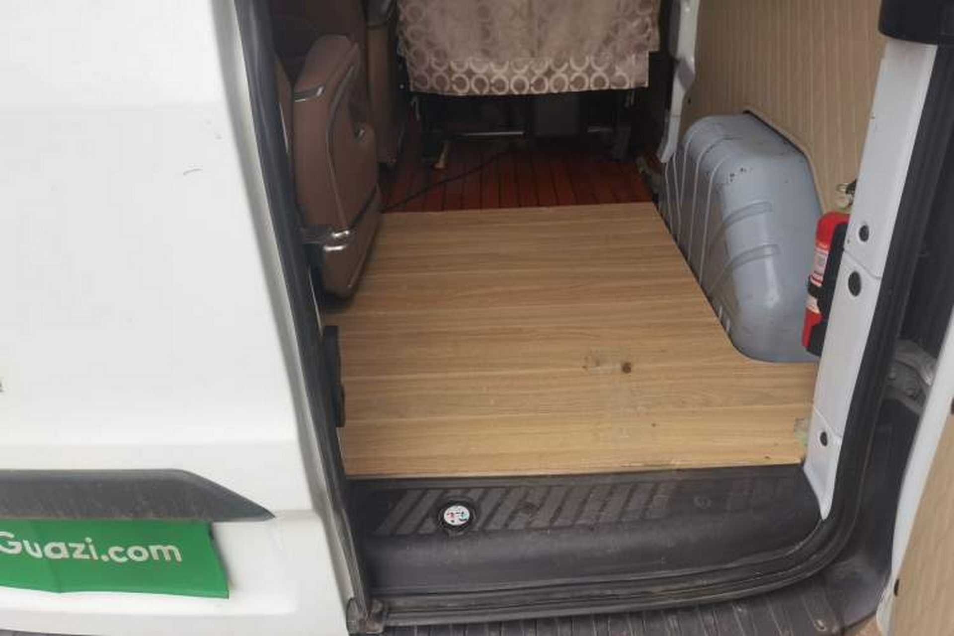 Used Ford Transit 2019 2.0T Diesel Multi-Purpose Commercial Vehicle Mid-Drive Mid-Roof 6-Seater China VI Standard Trunk