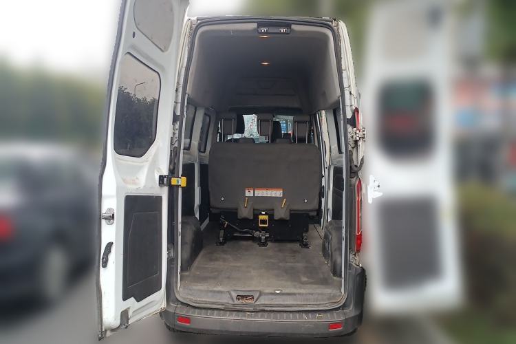 Used Ford Transit 2019 2.0T Diesel Multi-Purpose Commercial Vehicle Mid-Drive Mid-Roof 6-Seater China VI Standard Trunk