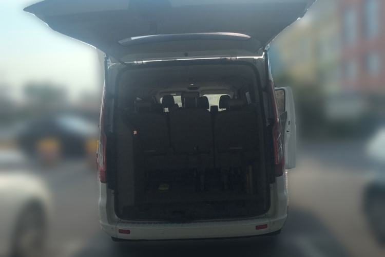 Used Ford Transit 2019 2.0T Diesel Commercial & Travel Short Wheelbase Low-Roof 9-Seater China VI Trunk