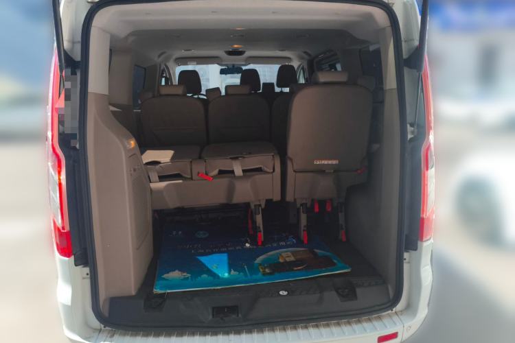 Used Ford Transit 2019 2.0T Diesel Commercial & Travel Short Wheelbase Low-Roof 9-Seater China VI Trunk