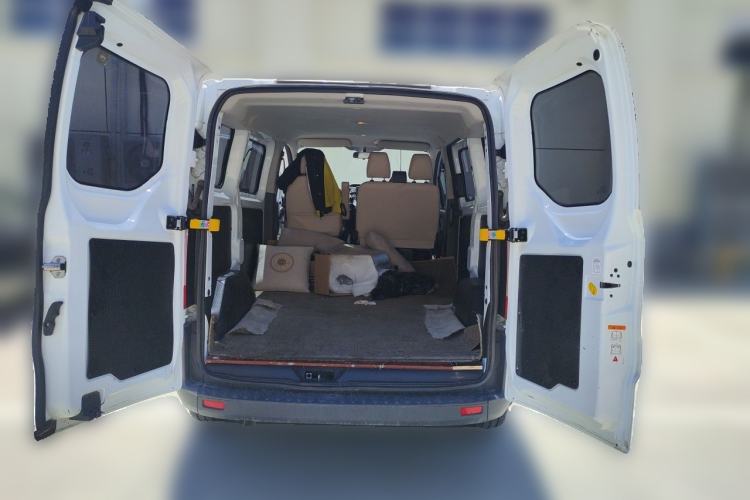 Used Ford Transit 2019 2.0T Diesel Multi-Purpose Commercial Vehicle Short Wheelbase Mid-Roof Design 6-Seater China VI Standard Trunk