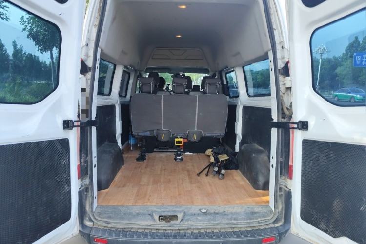 Used Ford Transit 2019 2.0T Diesel Multi-Purpose Commercial Vehicle Mid-Drive Mid-Roof 6-Seater China VI Standard Trunk