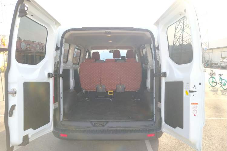 Used Ford Transit 2019 2.0T Gasoline Automatic Multi-Function Commercial Vehicle Short Wheelbase Low Roof 6-Seater China VI Standard Trunk