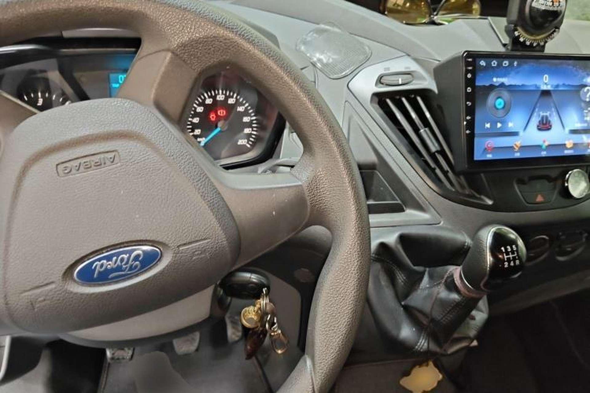 Used Ford Transit 2020 2.0T Diesel Multi-Function Commercial Vehicle Mid-Chassis Low-Roof Design with Dual Rear Doors Emission Standard China V Center Console
