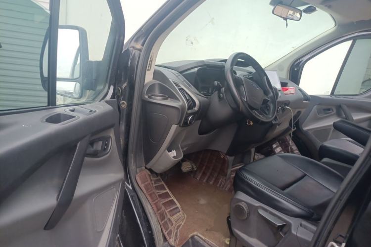 Used Ford Transit 2020 2.0T Gasoline Automatic Multi-Function Commercial Vehicle Mid-axle Low-roof Design with Dual Rear Doors Meeting China VI Emission Standards Driver Seat