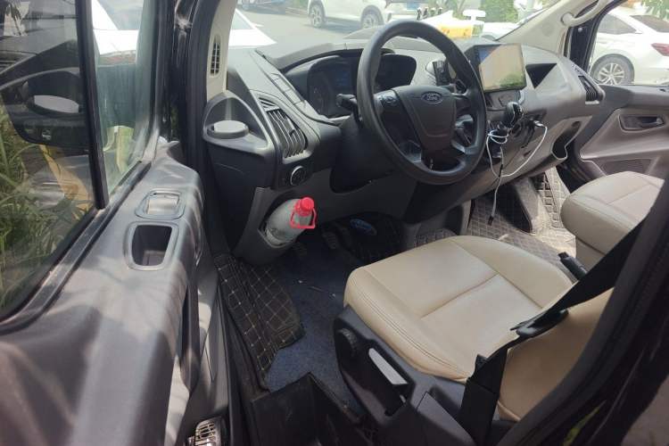 Used Ford Transit 2020 2.0T Diesel Multi-Function Commercial Vehicle Mid-Chassis Low-Roof Design with Dual Rear Doors Emission Standard China V Driver Seat