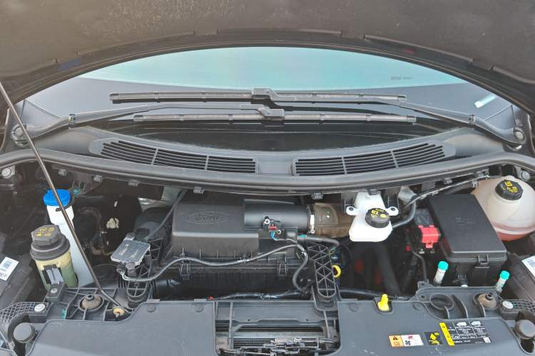 Used Ford Transit 2020 2.0T Diesel Multi-Function Commercial Vehicle Mid-Chassis Low-Roof Design with Dual Rear Doors Meeting China VI Emission Standards Engine Bay