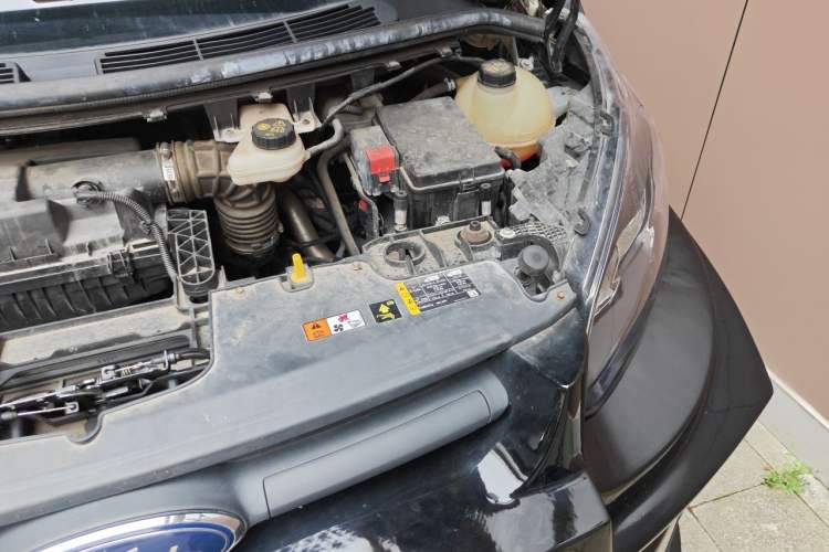 Used Ford Transit  Engine Bay Left
