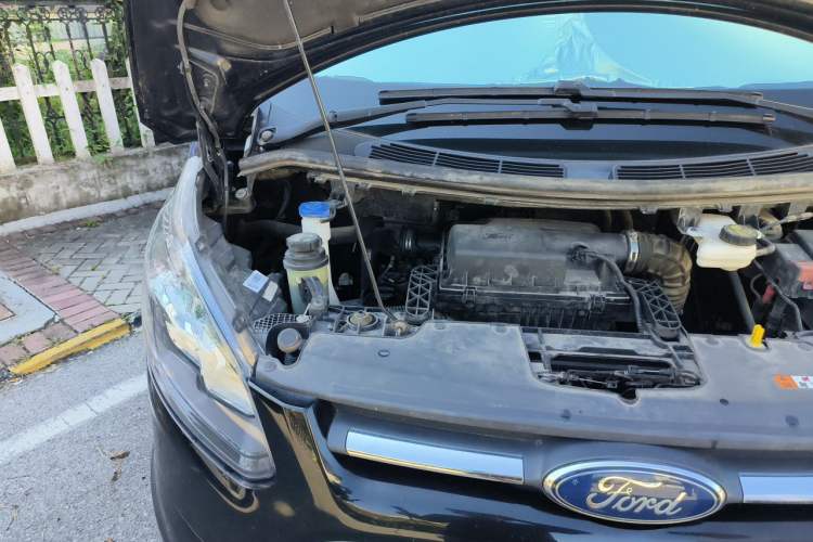 Used Ford Transit  Engine Bay Right