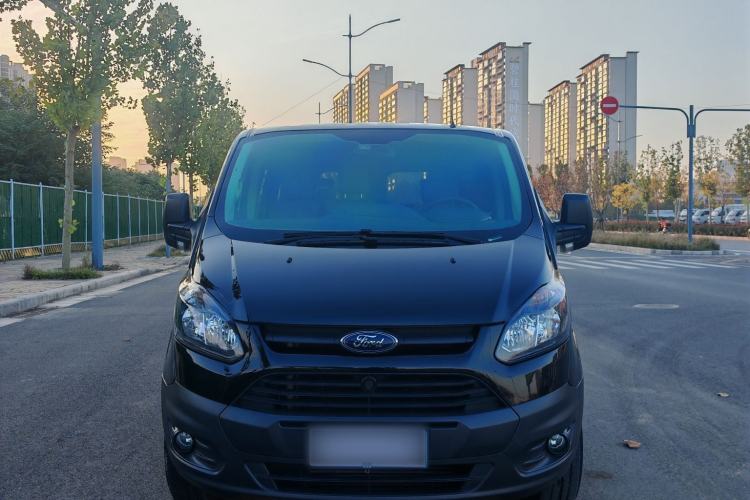 Used Ford Transit 2020 2.0T Diesel Multi-Function Commercial Vehicle Mid-Chassis Low-Roof Design with Dual Rear Doors Meeting China VI Emission Standards Exterior 2