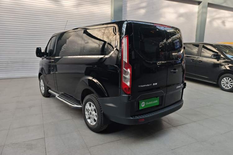 Used Ford Transit 2020 2.0T Diesel Multi-Function Commercial Vehicle Mid-Chassis Low-Roof Design with Dual Rear Doors Emission Standard China V Exterior 4