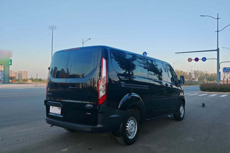 Used Ford Transit 2020 2.0T Diesel Multi-Function Commercial Vehicle Mid-Chassis Low-Roof Design with Dual Rear Doors Meeting China VI Emission Standards Exterior 6