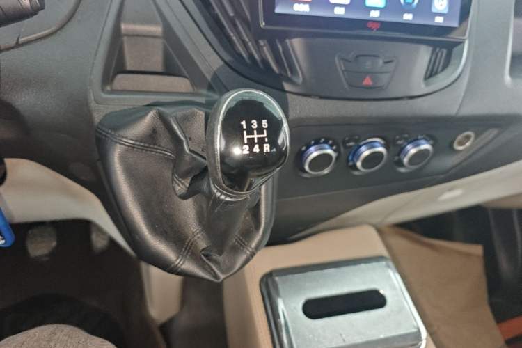 Used Ford Transit  Gear Lever