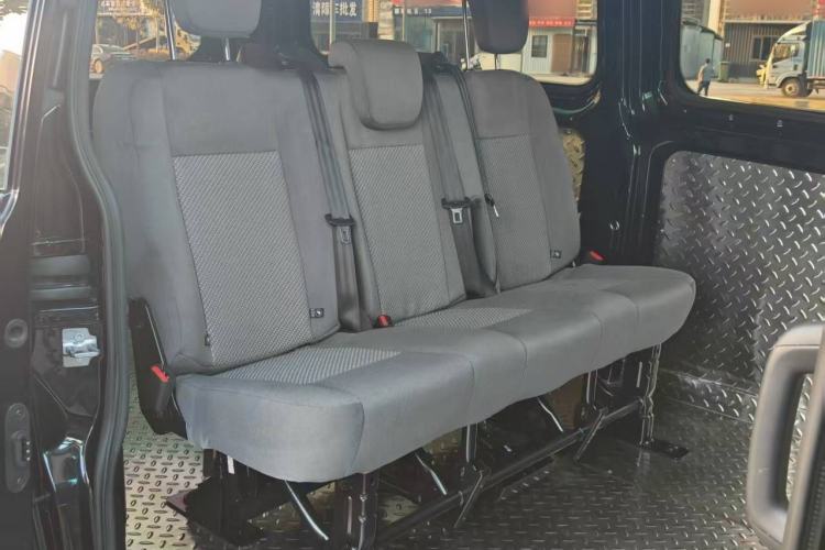 Used Ford Transit 2020 2.0T Diesel Multi-Function Commercial Vehicle Mid-Chassis Low-Roof Design with Dual Rear Doors Meeting China VI Emission Standards Interior 3