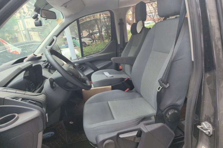 Used Ford Transit 2020 2.0T Gasoline Multi-Purpose Commercial Vehicle Mid-Drive Low-Roof Lift-Up Tailgate China VI Standard Left Front Seat