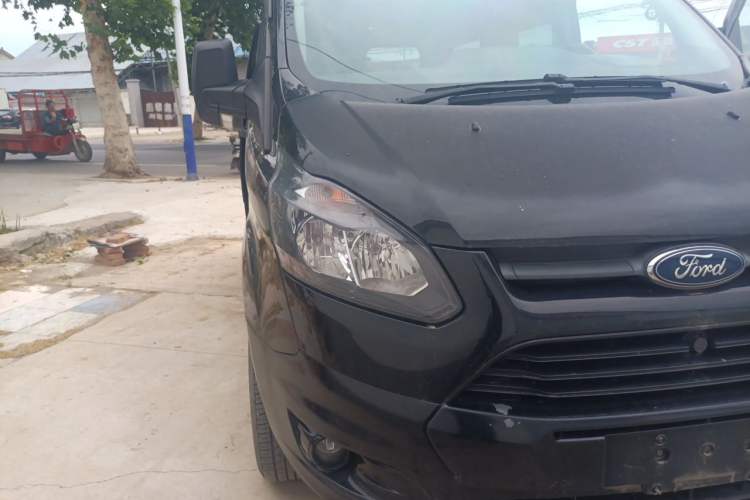 Used Ford Transit 2020 2.0T Gasoline Automatic Multi-Function Commercial Vehicle Mid-axle Low-roof Design with Dual Rear Doors Meeting China VI Emission Standards Right Front Headlight