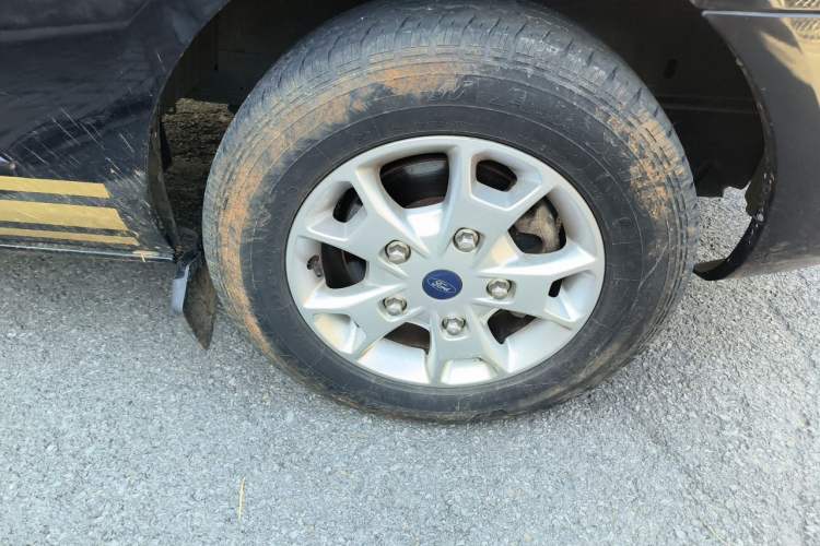 Used Ford Transit  Right Front Wheel Hub