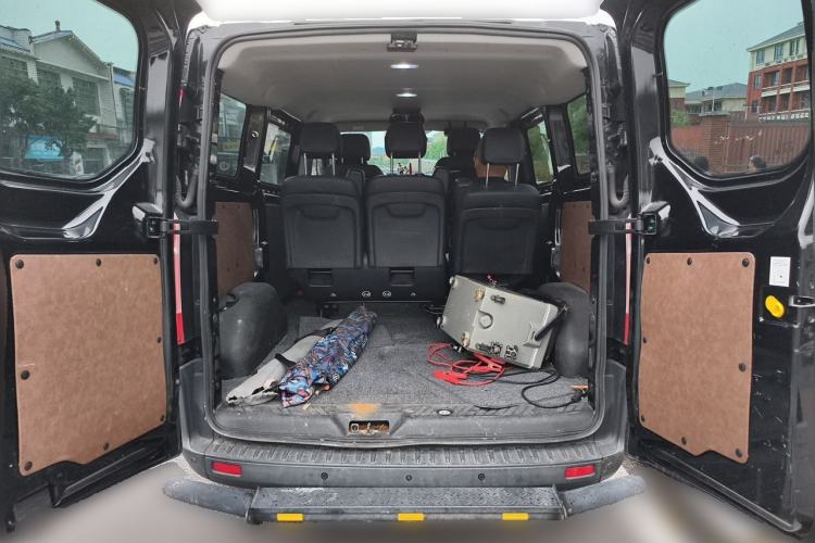 Used Ford Transit 2020 2.0T Diesel Multi-Function Commercial Vehicle Mid-Chassis Low-Roof Design with Dual Rear Doors Emission Standard China V Trunk