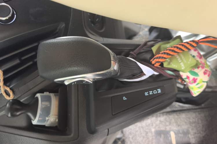 Used Ford Transit  Gear Lever