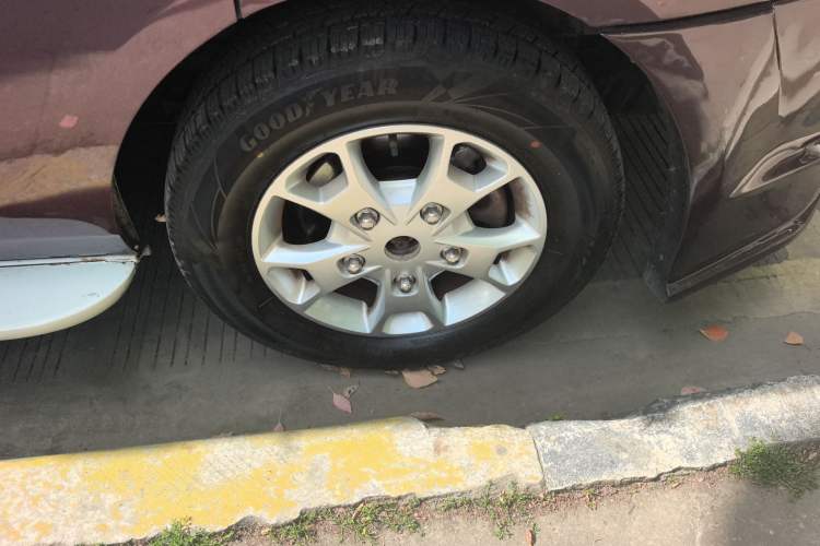 Used Ford Transit  Right Front Wheel Hub