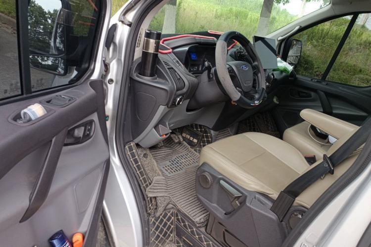 Used Ford Transit 2020 2.0T Diesel Multi-Function Commercial Vehicle Mid-Chassis Low-Roof Design with Dual Rear Doors Meeting China VI Emission Standards Driver Seat
