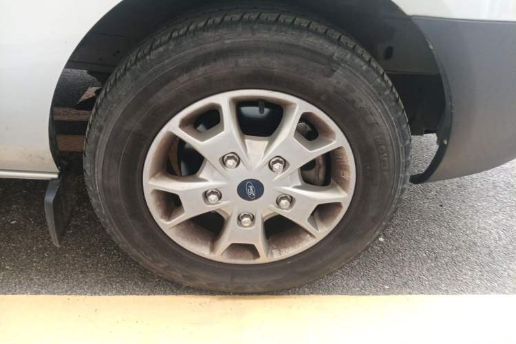 Used Ford Transit 2020 2.0T Gasoline Automatic Multi-Function Commercial Vehicle Mid-axle Low-roof Design with Dual Rear Doors Meeting China VI Emission Standards Exterior 7
