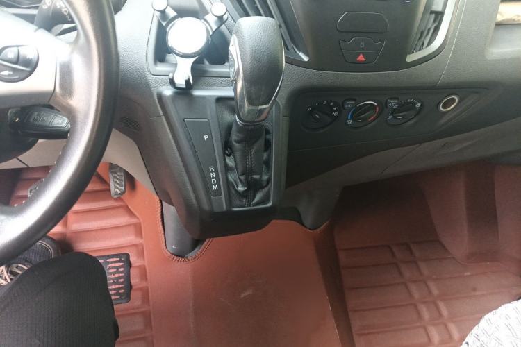 Used Ford Transit 2020 2.0T Gasoline Automatic Multi-Function Commercial Vehicle Mid-axle Low-roof Design with Dual Rear Doors Meeting China VI Emission Standards Gear Lever