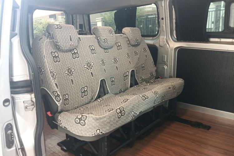 Used Ford Transit 2020 2.0T Gasoline Automatic Multi-Function Commercial Vehicle Mid-axle Low-roof Design with Dual Rear Doors Meeting China VI Emission Standards Interior 4