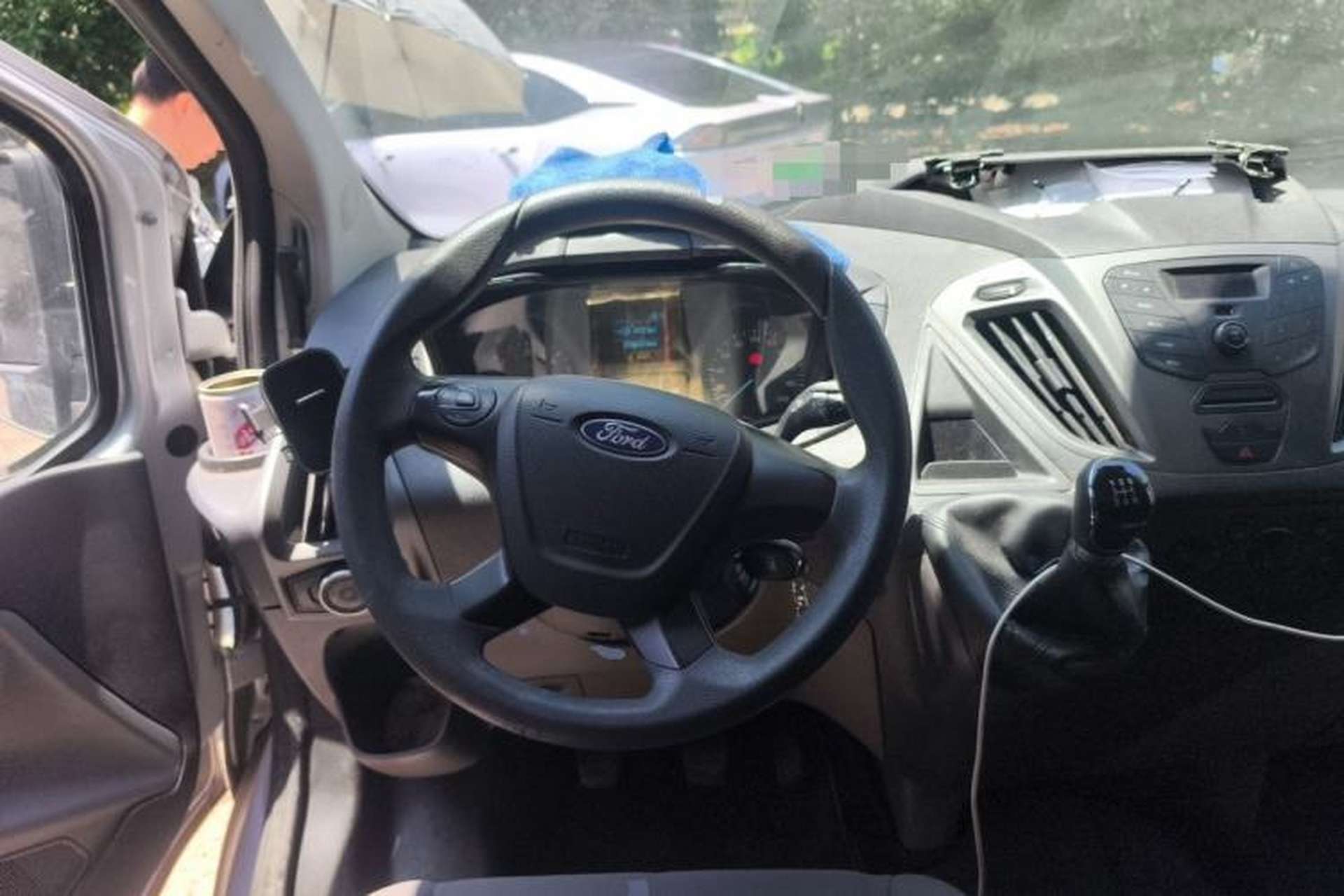 Used Ford Transit 2020 2.0T Diesel Multi-Function Commercial Vehicle Mid-Chassis Low-Roof Design with Dual Rear Doors Emission Standard China V Steering Wheel