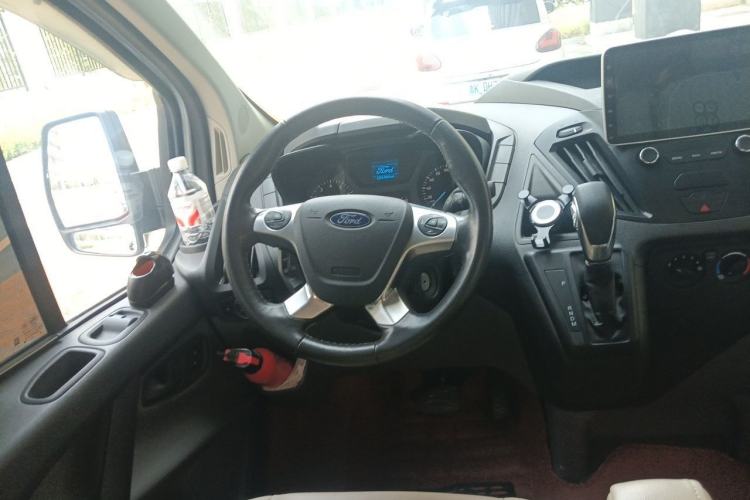Used Ford Transit 2020 2.0T Gasoline Automatic Multi-Function Commercial Vehicle Mid-axle Low-roof Design with Dual Rear Doors Meeting China VI Emission Standards Steering Wheel