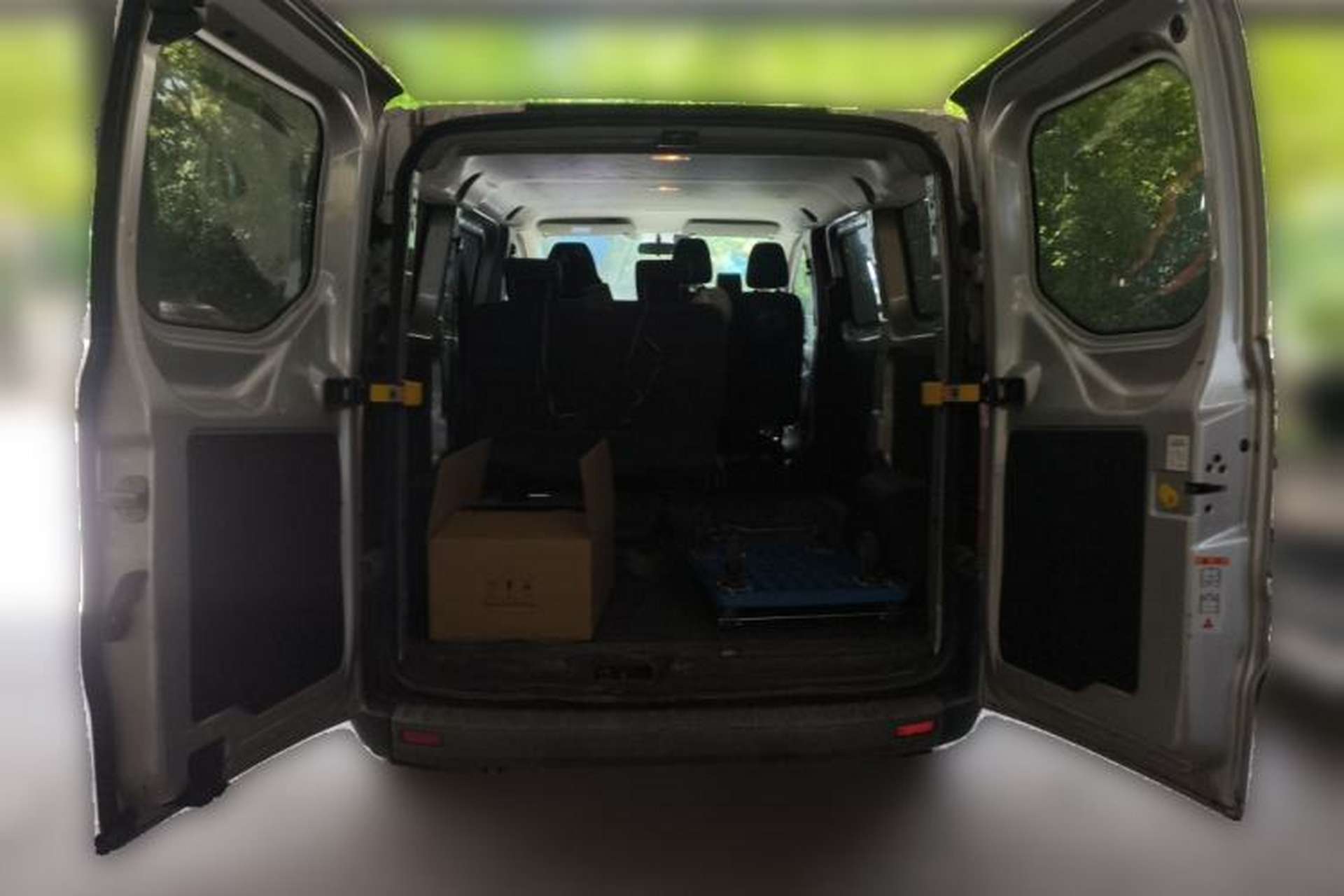 Used Ford Transit 2020 2.0T Diesel Multi-Function Commercial Vehicle Mid-Chassis Low-Roof Design with Dual Rear Doors Emission Standard China V Trunk