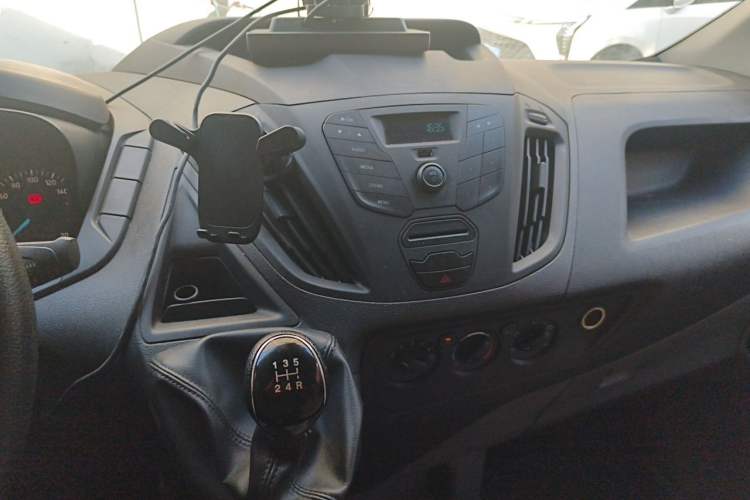 Used Ford Transit 2020 2.0T Diesel Multi-Function Commercial Vehicle Mid-Chassis Low-Roof Design with Dual Rear Doors Emission Standard China V Audio And AC Panel