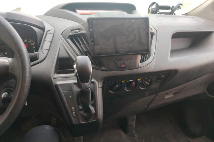 Used Ford Transit 2020 2.0T Gasoline Automatic Multi-Function Commercial Vehicle Mid-Drive Low-Roof Design with Dual Rear Doors Emission Standard China V Audio And AC Panel