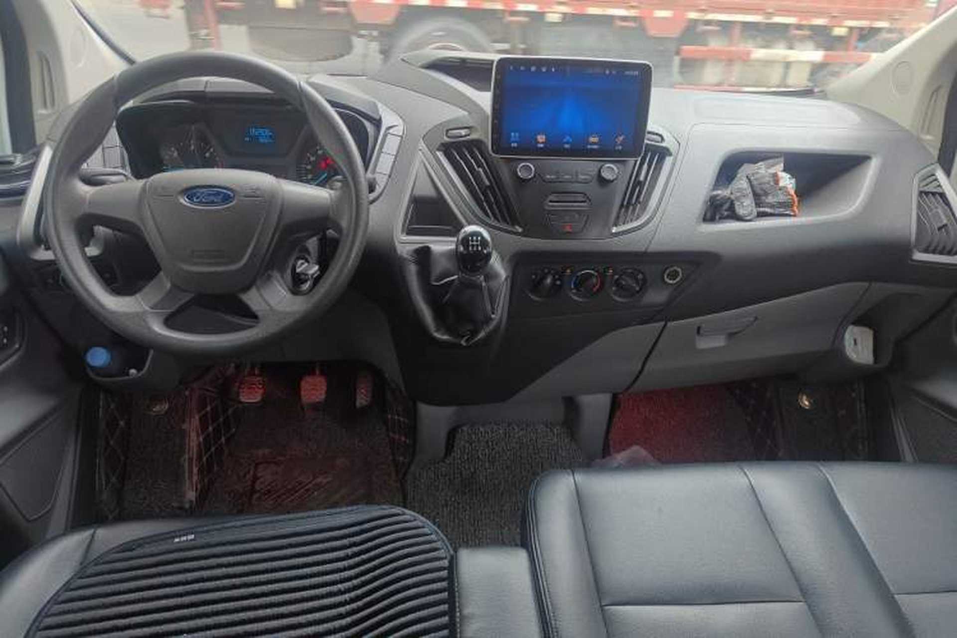 Used Ford Transit 2020 2.0T Diesel Commercial & Travel Mid-axle Mid-roof 10–12 Seats China VI Center Console