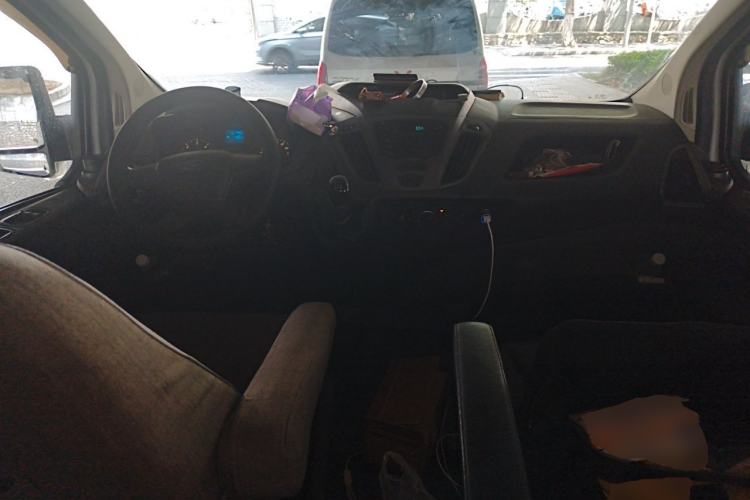 Used Ford Transit 2020 2.0T Diesel Multi-Function Commercial Vehicle Mid-Chassis Low-Roof Design with Dual Rear Doors Emission Standard China V Center Console