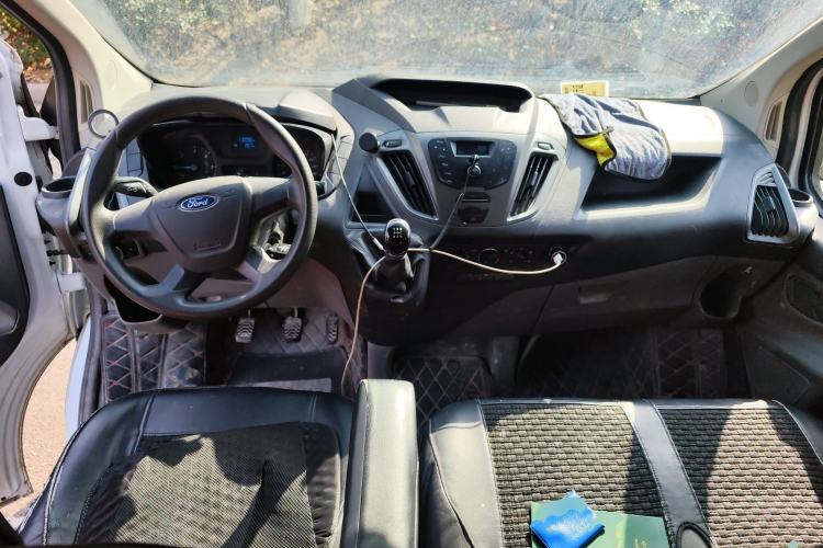 Used Ford Transit 2020 2.0T Diesel Multi-Function Commercial Vehicle Mid-Chassis Low-Roof Design with Dual Rear Doors Emission Standard China V Center Console