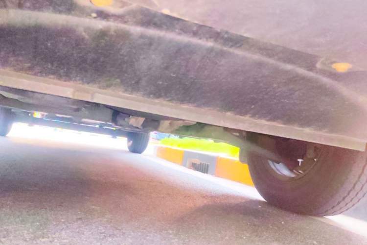 Used Ford Transit 2020 2.0T Diesel Multi-Function Commercial Vehicle Mid-Chassis Low-Roof Design with Dual Rear Doors Meeting China VI Emission Standards Chassis Front