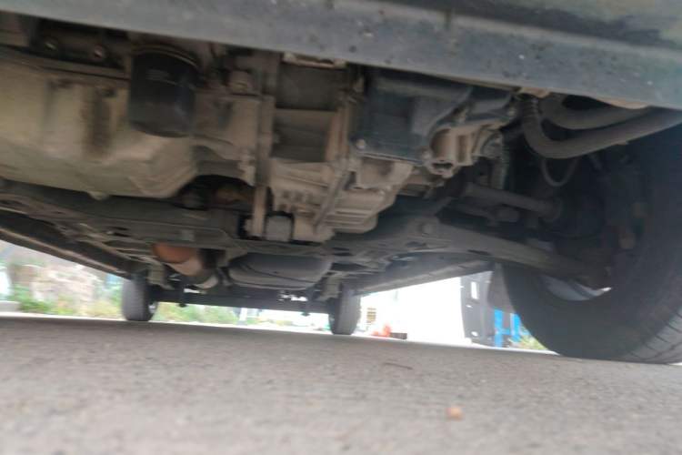 Used Ford Transit 2020 2.0T Gasoline Automatic Multi-Function Commercial Vehicle Mid-axle Low-roof Design with Dual Rear Doors Meeting China VI Emission Standards Chassis Front
